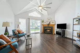 2437 NW Logan St, Camas, WA 98607 - Photo 4