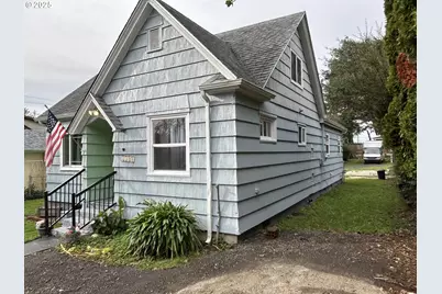 2318 Liberty St, North Bend, OR 97459 - Photo 4