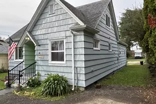 2318 Liberty St, North Bend, OR 97459 - Photo 4