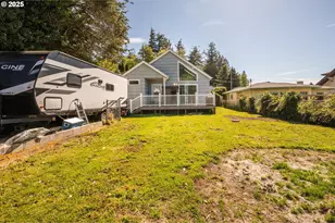 2318 Liberty St, North Bend, OR 97459 - Photo 6