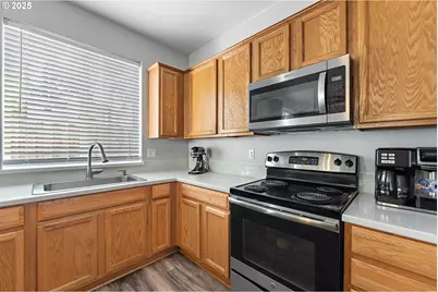 6255 SW 182nd Ter, Beaverton, OR 97007 - Photo 18