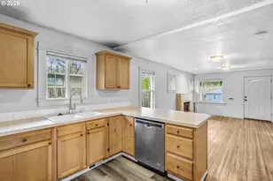 900 NE 91st Ave, Portland, OR 97220 - Photo 38