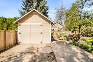 947 SE Spokane St SE, Portland, OR 97202 - Photo 36