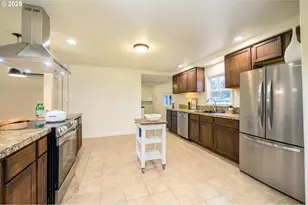 119 NE Kingwood Dr, McMinnville, OR 97128 - Photo 8