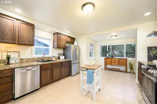 119 NE Kingwood Dr, McMinnville, OR 97128 - Photo 6