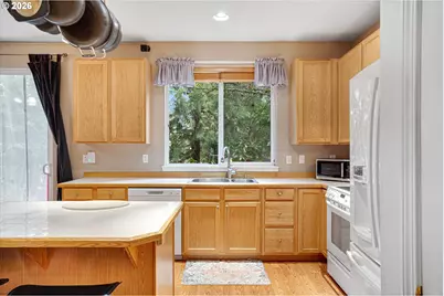 19738 SW Ashcroft Ln, Aloha, OR 97003 - Photo 10