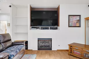 19738 SW Ashcroft Ln, Aloha, OR 97003 - Photo 8