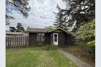 330 10th Street St, Bandon, OR 97411 - Photo 12