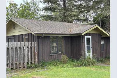 330 10th Street St, Bandon, OR 97411 - Photo 4