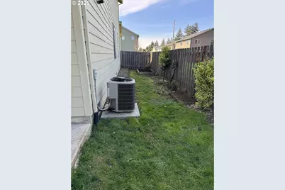 5214 SE 130th Pl, Portland, OR 97236 - Photo 12