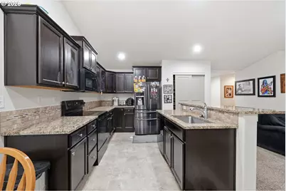 3692 Phantom Way, Eugene, OR 97401 - Photo 6