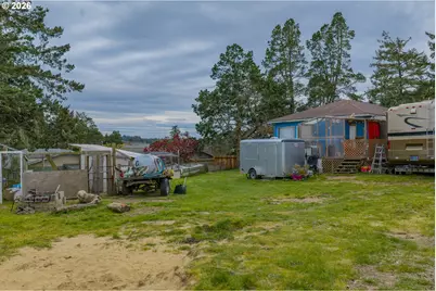 1589 Seagate Ave, Coos Bay, OR 97420 - Photo 24