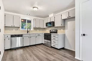 1208 Alameda Ave, Astoria, OR 97103 - Photo 12