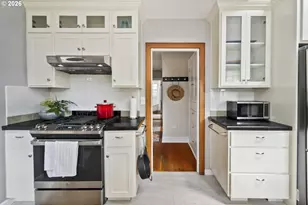 5232 SW Florida St, Portland, OR 97219 - Photo 12