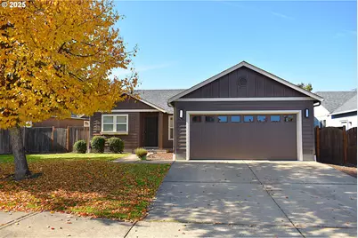 1021 S 1st St, Cottage Grove, OR 97424 - Photo 1