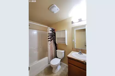 1021 S 1st St, Cottage Grove, OR 97424 - Photo 10