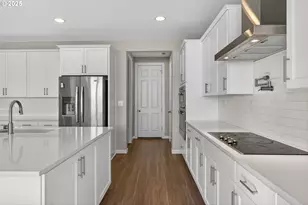 9863 SW Ridge Dr, Beaverton, OR 97007 - Photo 10