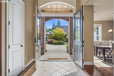 9245 SW 74th Ave, Portland, OR 97223 - Photo 4