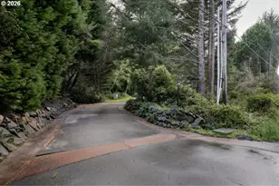 4847 Darlings Loop, Florence, OR 97439 - Photo 2