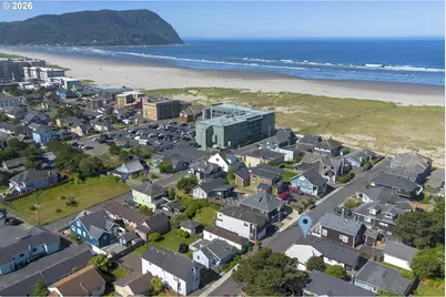 144 6th Ave, Seaside, OR 97138 - Photo 2