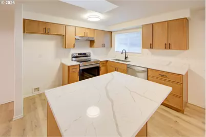 13637 SE Ellen Dr, Clackamas, OR 97015 - Photo 2