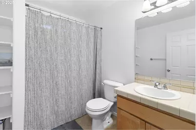 2865 NW Kennedy Ct, Portland, OR 97229 - Photo 20