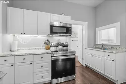 319 18th St, Salem, OR 97301 - Photo 10