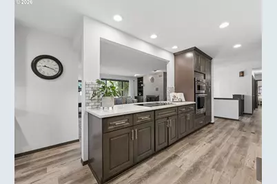 15120 SE Franklin St, Portland, OR 97236 - Photo 2