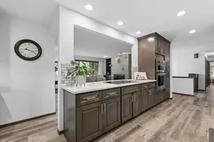 15120 SE Franklin St, Portland, OR 97236 - Photo 2