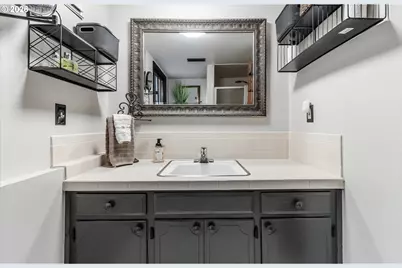 15120 SE Franklin St, Portland, OR 97236 - Photo 30
