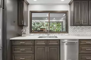 15120 SE Franklin St, Portland, OR 97236 - Photo 8