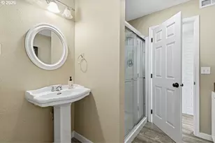 227 NE Paloma Ct, Gresham, OR 97030 - Photo 26