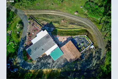 1160 Cleveland Loop Dr, Roseburg, OR 97471 - Photo 14