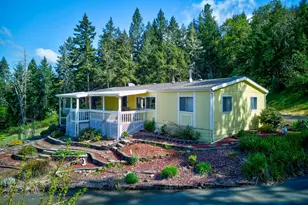 1160 Cleveland Loop Dr, Roseburg, OR 97471 - Photo 2