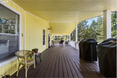 1160 Cleveland Loop Dr, Roseburg, OR 97471 - Photo 10