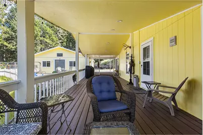 1160 Cleveland Loop Dr, Roseburg, OR 97471 - Photo 12