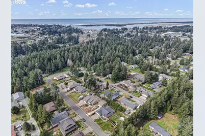 1156 12th St SE, Bandon, OR 97411 - Photo 44