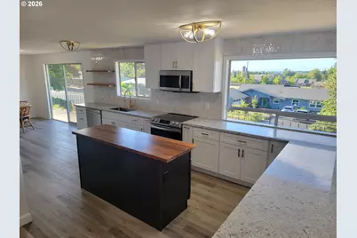 2460 W 21st Ave, Eugene, OR 97405 - Photo 6