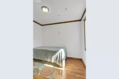 407 SW Fourth St, Grass Valley, OR 97029 - Photo 26
