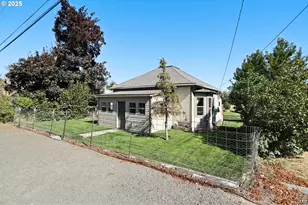 407 SW 4th St, Grass Valley, OR 97029 - Photo 40