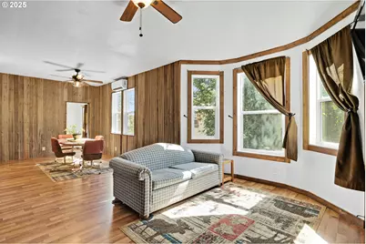 407 SW Fourth St, Grass Valley, OR 97029 - Photo 4