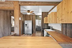 407 SW 4th St, Grass Valley, OR 97029 - Photo 14