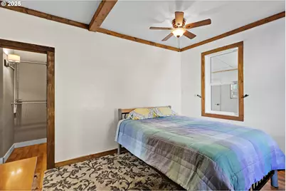 407 SW Fourth St, Grass Valley, OR 97029 - Photo 18