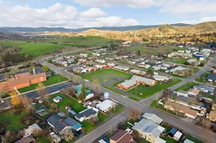 271 NW Sherry St, Winston, OR 97496 - Photo 30