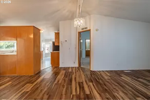 1707 13th St, North Bend, OR 97459 - Photo 6