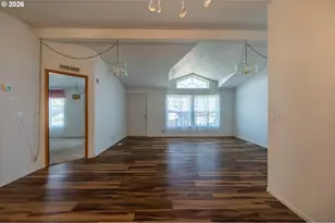 1707 13th St, North Bend, OR 97459 - Photo 4