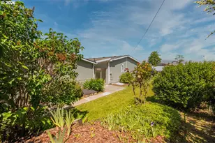 1707 13th St, North Bend, OR 97459 - Photo 32
