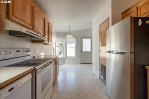 1707 13th St, North Bend, OR 97459 - Photo 8