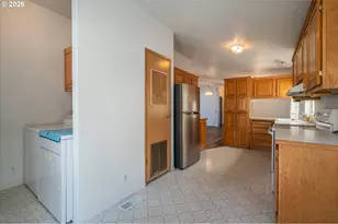 1707 13th St, North Bend, OR 97459 - Photo 12