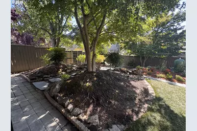 1220 Stonegate Dr, Medford, OR 97504 - Photo 38